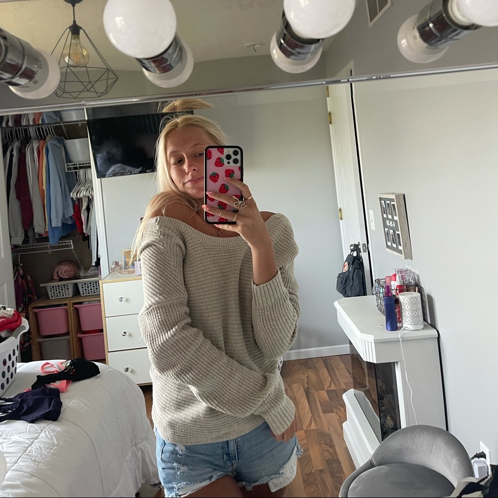 Hollister sweater